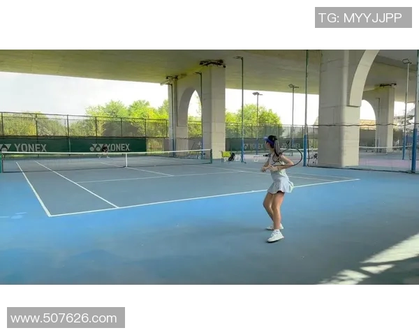 重庆网球队区域防守策略解析：网球深度与战术创新的完美结合