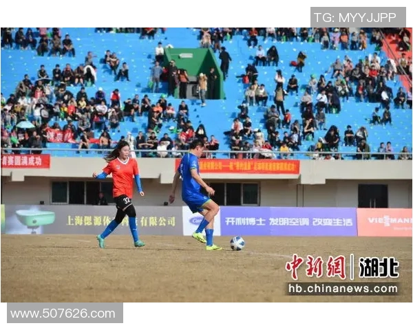 体力超群的足球明星们如何在赛场上展现无与伦比的竞技状态与持久力 体力超群的足球明星们如何在赛场上展现无与伦比的竞技状态与持久力